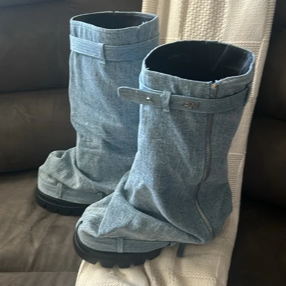Azalea Wang Denim Cuff Platform Boots. Never Worn!🔥 - Picture 4 of 5